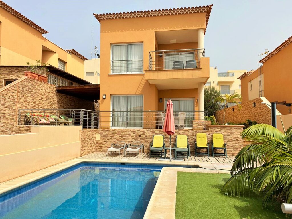 Two storey villa for sale in Puerto de Santiago